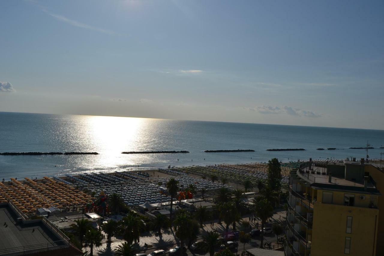 Fronte Mare Panoramico San Benedetto Apartment Сан Бенедето дел Тронто Екстериор снимка